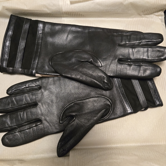 Burberry Leather Gloves - Picture 3 of 7